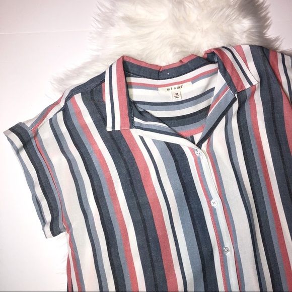 Capped Sleeve red white and blue top - Picture 2 of 7